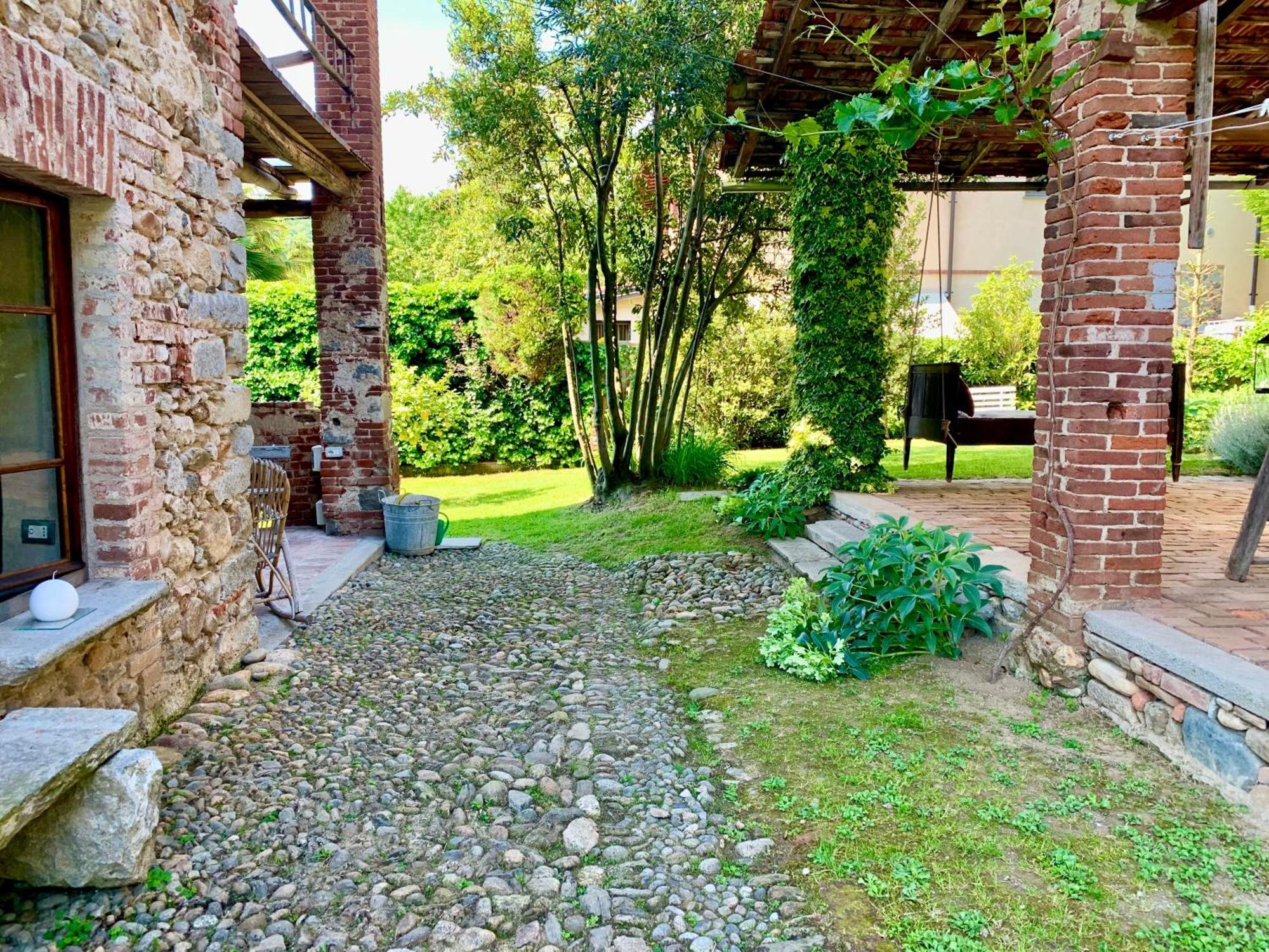 Hotel Relax Borgosesia Exterior foto