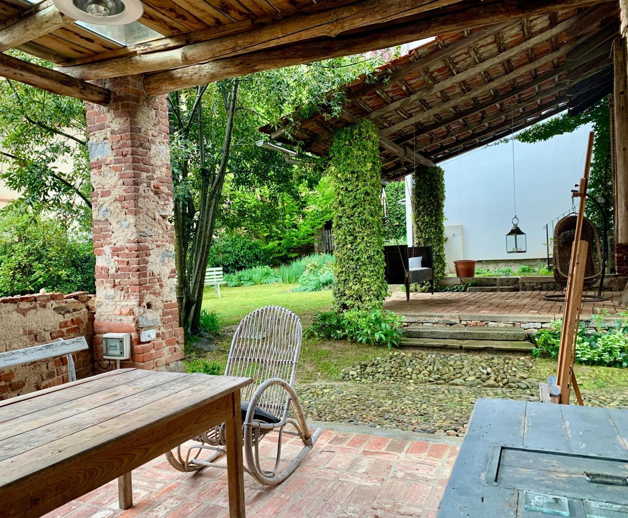 Hotel Relax Borgosesia Exterior foto